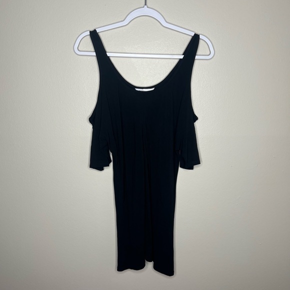 BCBGeneration Black Scoop Neck Cold Shoulder Tunic - Picture 1 of 5